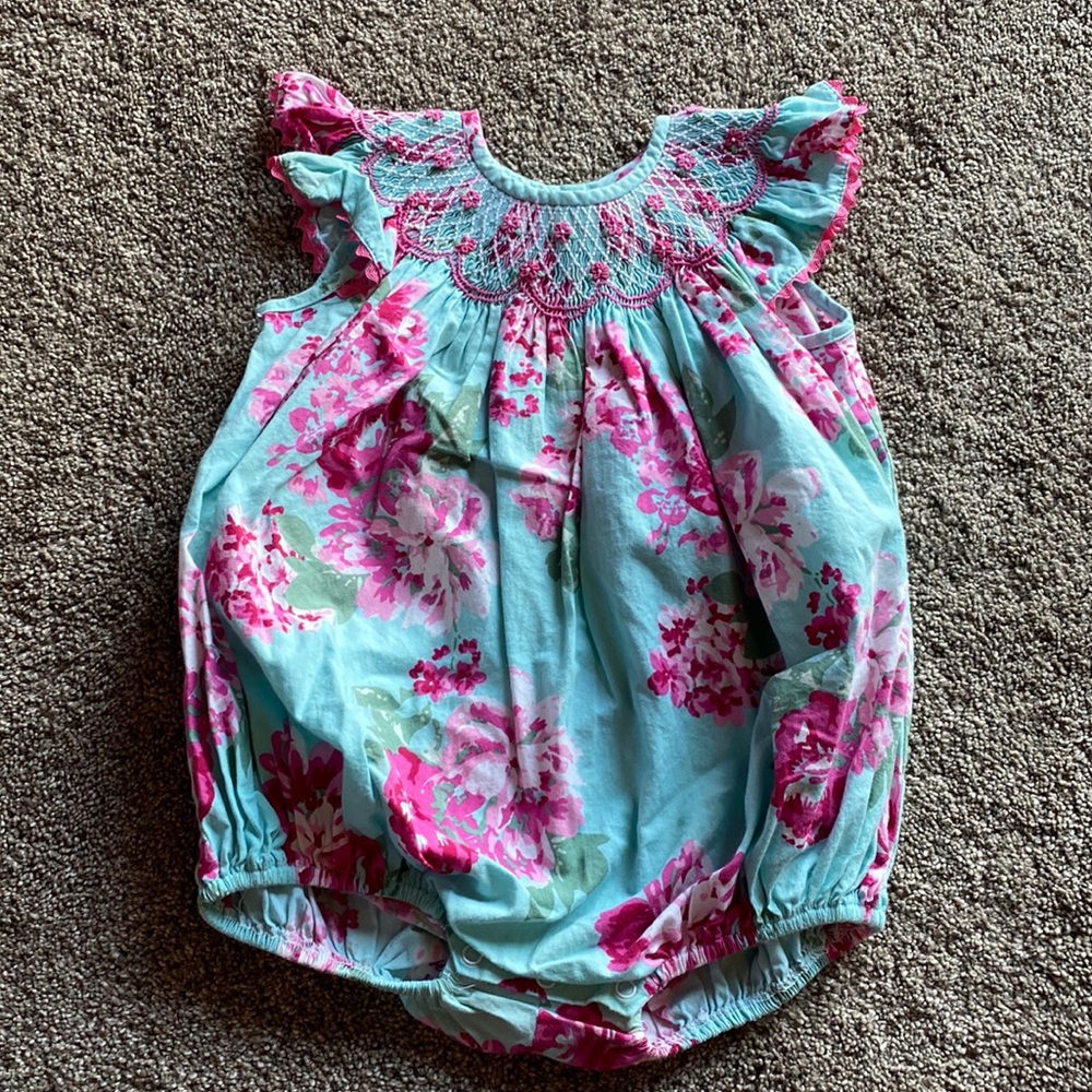 Smocked Auctions